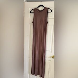 Sleeveless Maxi Dress in Brown/Taupe
